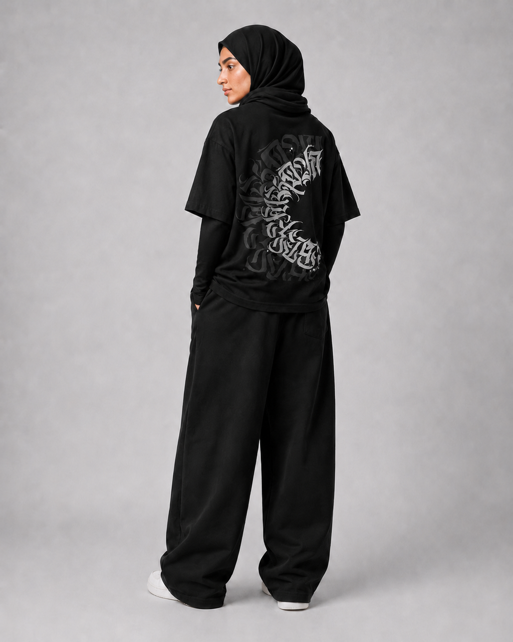 "Calligraphy" Abstract Gothic Front-Print Oversized Tee – Women